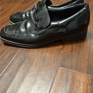 Kenneth Cole Reaction Black Leather Loafers